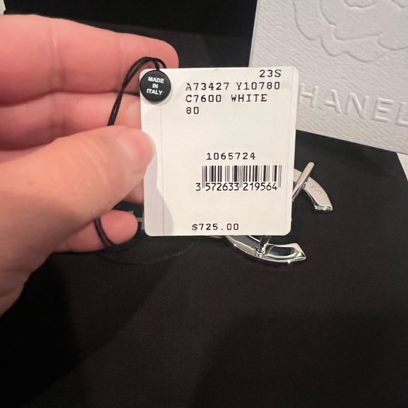 Chanel - Picture 6 of 8